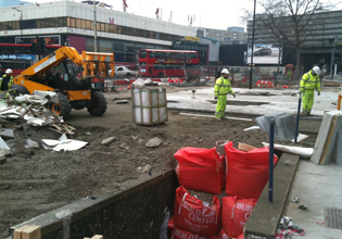 Elephant & Castle subway removed from south roundabout 29 January 2011